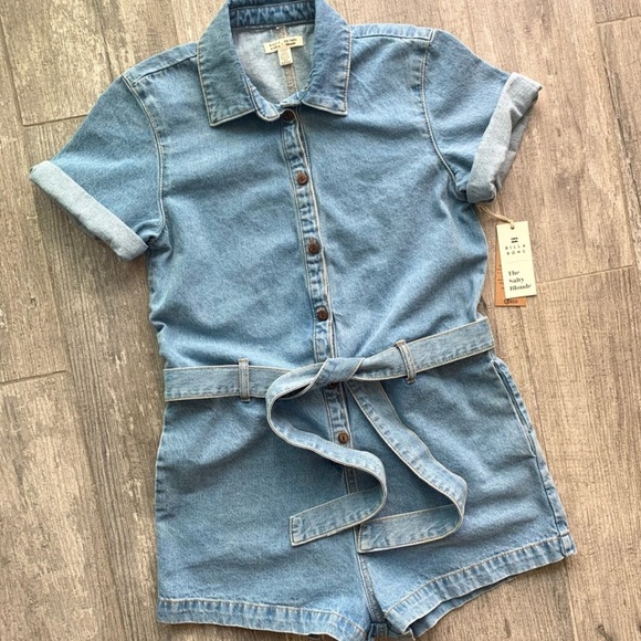 ๐ฅ๐ฅBILLABONG - SALTY BLONDE DATE NITE ROMPER๐ฅ๐ฅ - Picture 3 of 10